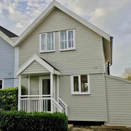 Nola Lodge Cirencester Ngoại thất bức ảnh
