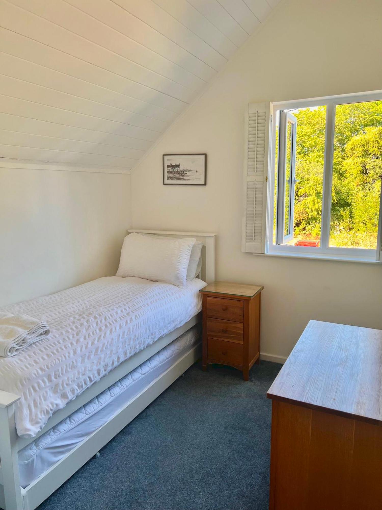 Nola Lodge Cirencester Ngoại thất bức ảnh