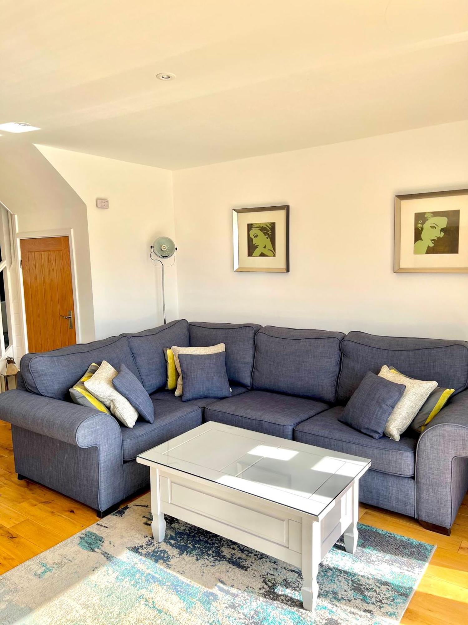 Nola Lodge Cirencester Ngoại thất bức ảnh
